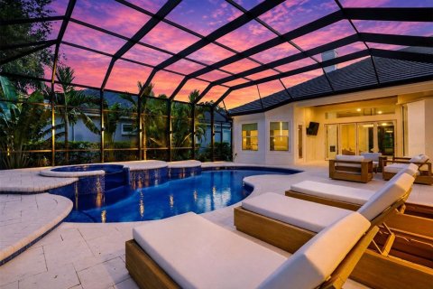 House in Lakewood Ranch, Florida 4 bedrooms, 400.41 sq.m. № 2347553 - photo 9