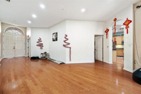 House in New Port Richey, Florida 6 bedrooms, 250.65 sq.m. № 1639968 - photo 6
