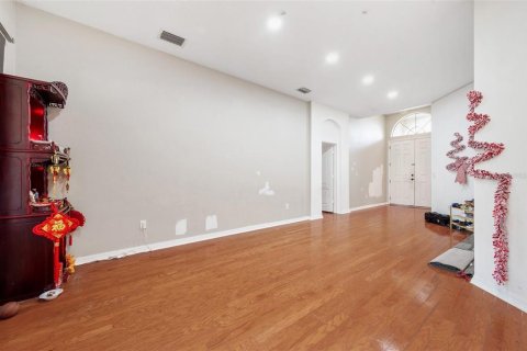 House in New Port Richey, Florida 6 bedrooms, 250.65 sq.m. № 1639968 - photo 7