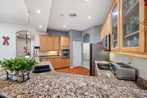 House in New Port Richey, Florida 6 bedrooms, 250.65 sq.m. № 1639968 - photo 22