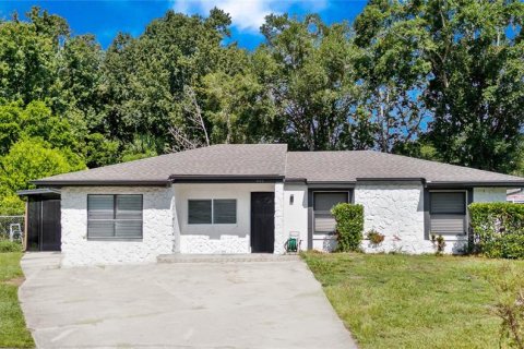 Casa en venta en Winter Springs, Florida, 4 dormitorios, 194.35 m2 № 1906217 - foto 1