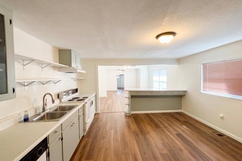 Villa ou maison à louer à Lake Wales, Floride: 3 chambres, 145.67 m2 № 2306429 - photo 7