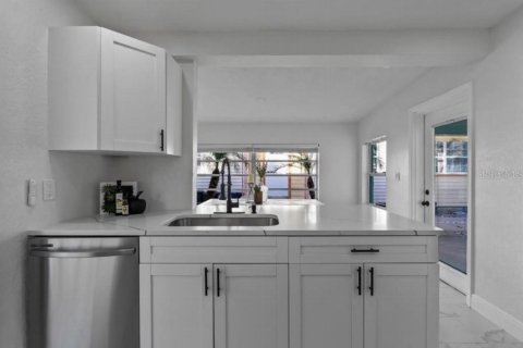 Villa ou maison à vendre à Saint Petersburg, Floride: 2 chambres, 107.77 m2 № 2200431 - photo 8