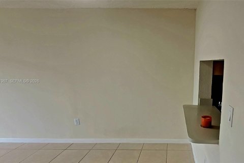 Copropriété à louer à Miami, Floride: 1 chambre, 64.1 m2 № 2344432 - photo 11