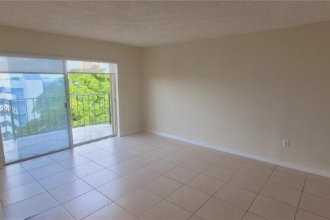 Copropriété à louer à Miami, Floride: 1 chambre, 64.1 m2 № 2344432 - photo 6