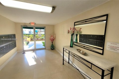 Copropriété à louer à Miami, Floride: 1 chambre, 64.1 m2 № 2344432 - photo 15