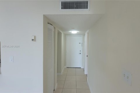 Copropriété à louer à Miami, Floride: 1 chambre, 64.1 m2 № 2344432 - photo 8