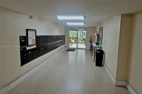 Copropriété à louer à Miami, Floride: 1 chambre, 64.1 m2 № 2344432 - photo 16