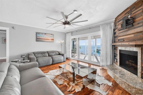 Condo in Saint Petersburg, Florida, 2 bedrooms № 2103885 - photo 19