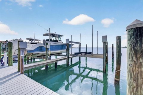 Condo in Saint Petersburg, Florida, 2 bedrooms № 2103885 - photo 4