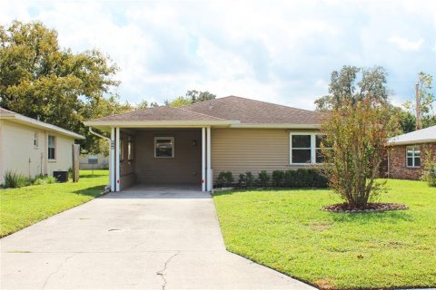House in Lakeland, Florida 2 bedrooms, 115.29 sq.m. № 1414621 - photo 1