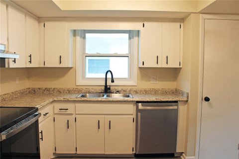 House in Lakeland, Florida 2 bedrooms, 115.29 sq.m. № 1414621 - photo 9