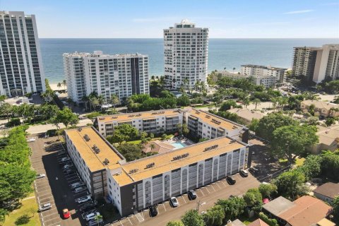 Copropriété à vendre à Pompano Beach, Floride: 2 chambres, 92.9 m2 № 2145985 - photo 3