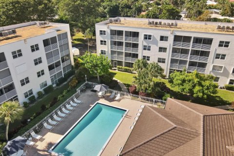 Copropriété à vendre à Pompano Beach, Floride: 2 chambres, 92.9 m2 № 2145985 - photo 21