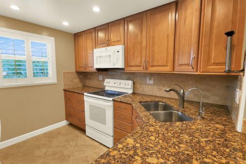 Copropriété à vendre à Pompano Beach, Floride: 2 chambres, 92.9 m2 № 2145985 - photo 11