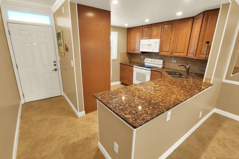 Copropriété à vendre à Pompano Beach, Floride: 2 chambres, 92.9 m2 № 2145985 - photo 7