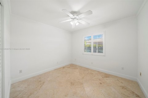 Купить виллу или дом в Майами, Флорида 5 спален, 315.68м2, № 1971181 - фото 27