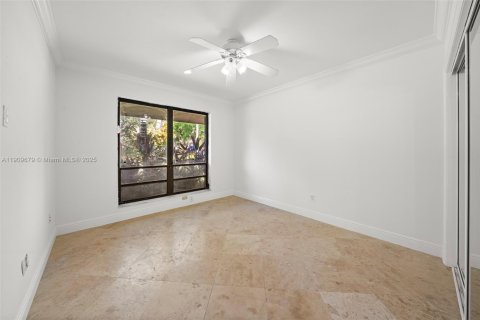 Купить виллу или дом в Майами, Флорида 5 спален, 315.68м2, № 1971181 - фото 24