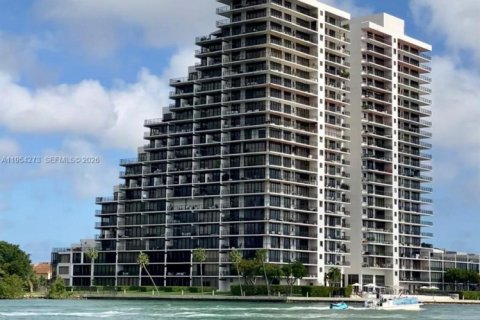 Apartamento en alquiler en Miami, Florida, 2 dormitorios, 170.01 m2 № 2008988 - foto 25