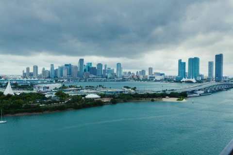 Apartamento en alquiler en Miami, Florida, 2 dormitorios, 170.01 m2 № 2008988 - foto 17