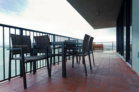 Apartamento en alquiler en Miami, Florida, 2 dormitorios, 170.01 m2 № 2008988 - foto 19