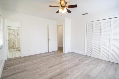 Immobilier commercial à vendre à Haines City, Floride: 4 chambres, 185.8 m2 № 2150663 - photo 9