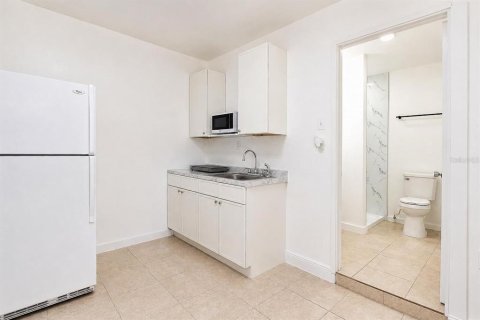 Immobilier commercial à vendre à Haines City, Floride: 4 chambres, 185.8 m2 № 2150663 - photo 21