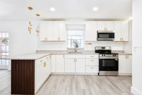Immobilier commercial à vendre à Haines City, Floride: 4 chambres, 185.8 m2 № 2150663 - photo 7
