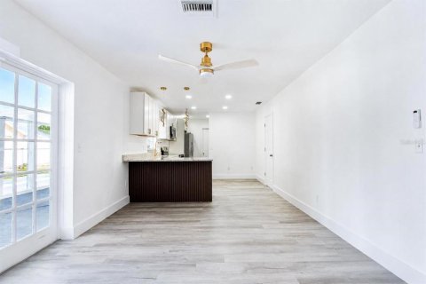 Immobilier commercial à vendre à Haines City, Floride: 4 chambres, 185.8 m2 № 2150663 - photo 6