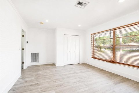 Immobilier commercial à vendre à Haines City, Floride: 4 chambres, 185.8 m2 № 2150663 - photo 13