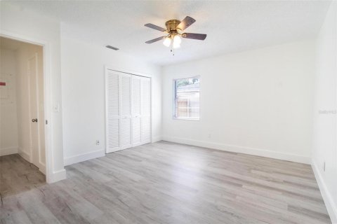 Immobilier commercial à vendre à Haines City, Floride: 4 chambres, 185.8 m2 № 2150663 - photo 10
