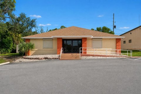 Immobilier commercial à louer à Spring Hill, Floride: 286.32 m2 № 2294963 - photo 2