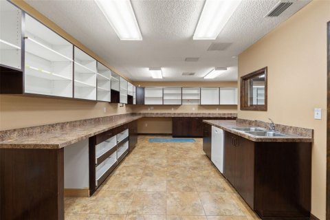 Immobilier commercial à louer à Spring Hill, Floride: 286.32 m2 № 2294963 - photo 25