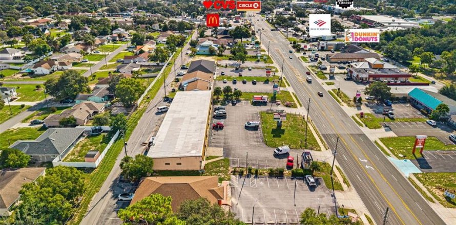 Immobilier commercial à Spring Hill, Floride 286.32 m2 № 2294963