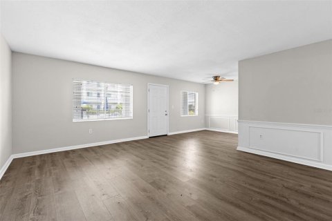 Condominio en alquiler en Saint Petersburg, Florida, 2 dormitorios, 85.01 m2 № 2122864 - foto 11