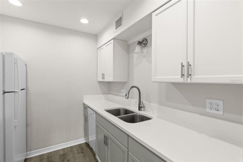 Condominio en alquiler en Saint Petersburg, Florida, 2 dormitorios, 85.01 m2 № 2122864 - foto 8