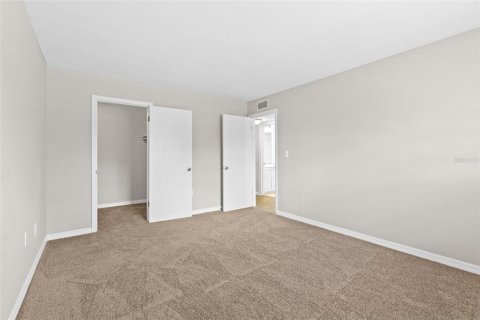 Condominio en alquiler en Saint Petersburg, Florida, 2 dormitorios, 85.01 m2 № 2122864 - foto 13