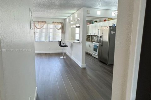 Condominio en venta en Miami Gardens, Florida, 1 dormitorio, 64.2 m2 № 2021292 - foto 16