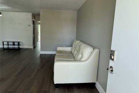 Condominio en venta en Miami Gardens, Florida, 1 dormitorio, 64.2 m2 № 2021292 - foto 21
