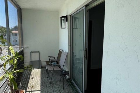 Condominio en venta en Miami Gardens, Florida, 1 dormitorio, 64.2 m2 № 2021292 - foto 10