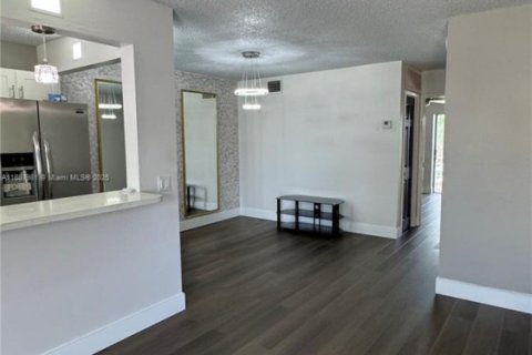 Condominio en venta en Miami Gardens, Florida, 1 dormitorio, 64.2 m2 № 2021292 - foto 20