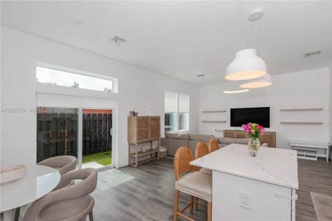 Adosado en venta en Oakland Park, Florida, 3 dormitorios, 166.02 m2 № 2188527 - foto 5