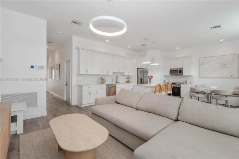 Adosado en venta en Oakland Park, Florida, 3 dormitorios, 166.02 m2 № 2188527 - foto 11