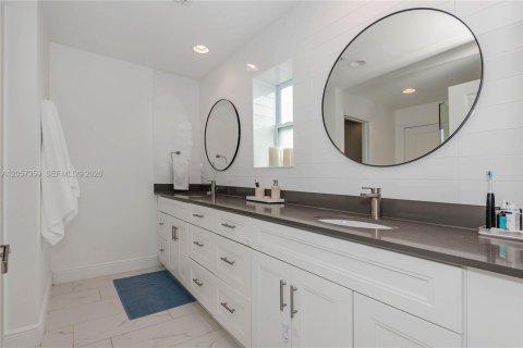 Adosado en venta en Oakland Park, Florida, 3 dormitorios, 166.02 m2 № 2188527 - foto 24