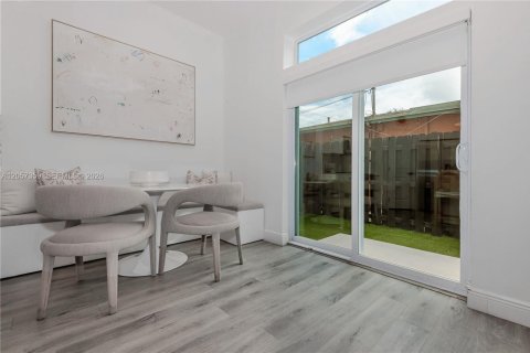 Adosado en venta en Oakland Park, Florida, 3 dormitorios, 166.02 m2 № 2188527 - foto 7