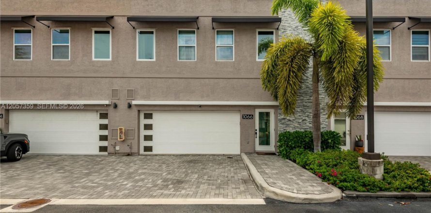 Adosado en Oakland Park, Florida 3 dormitorios, 166.02 m2 № 2188527