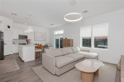 Adosado en venta en Oakland Park, Florida, 3 dormitorios, 166.02 m2 № 2188527 - foto 3