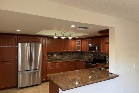 Купить таунхаус в Майами, Флорида 2 спальни, 126.35м2, № 2052315 - фото 10