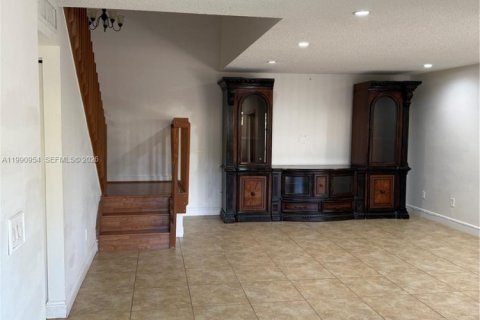 Купить таунхаус в Майами, Флорида 2 спальни, 126.35м2, № 2052315 - фото 7