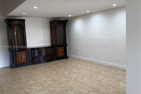 Купить таунхаус в Майами, Флорида 2 спальни, 126.35м2, № 2052315 - фото 8